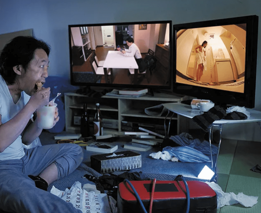 隣人に家中盗撮され排卵日まで把握された人妻！『イヤ…やめて下さい…！』狂気に満ちた愛とチ●ポでマ●コから精子溢れかえる！