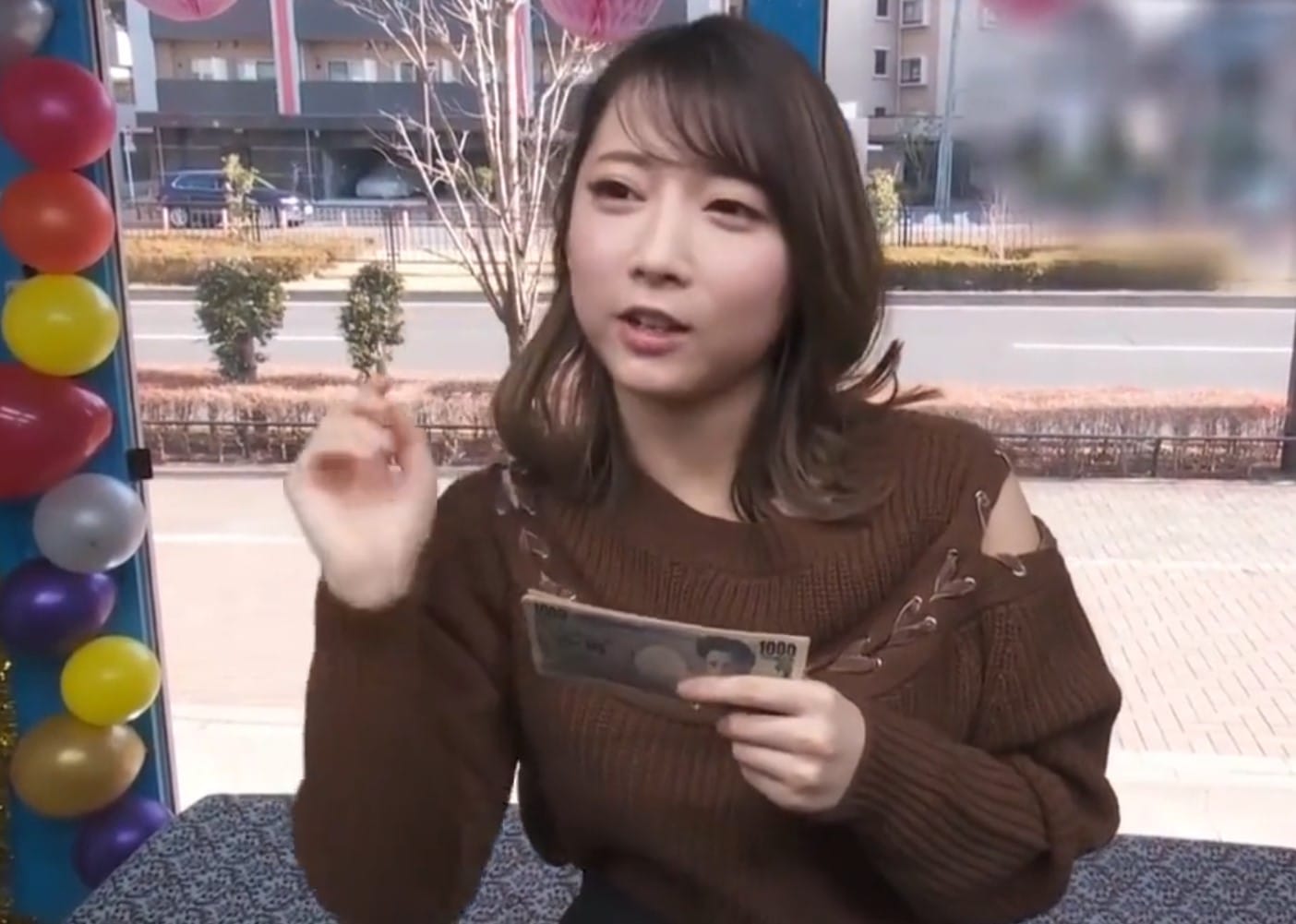 【淫乱お姉さん×電マ責め】2本の他人棒を上下のお口で咥えちゃう！汗だくになりながらハメられ最後は口内発射されるｗ