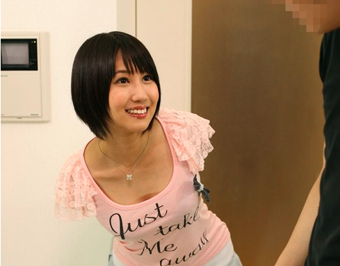 【エロお姉さん×淫らな手コキ】勃起したサオを踏みつけられてさらに硬くなる！舌先でペロペロされると我慢できないｗ