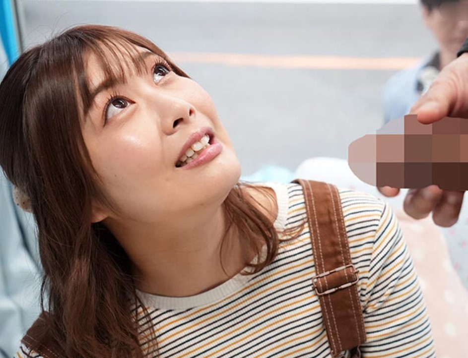 『んぐぅ♡旦那より気持ち良いぃ♡』愛しの夫と子供を外で待たせ裏切り交尾！他人チ●ポをあっさり受け入れ中出しまでｗ