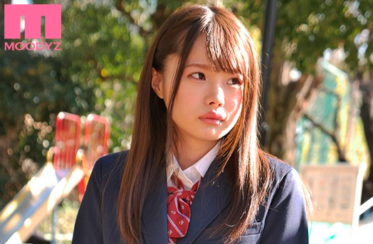 【ロリ少女×足コキ】フェラしながら電マ責めされ感じちゃう！喘ぎながら黒いパンストを白いザーメンで汚されるｗ