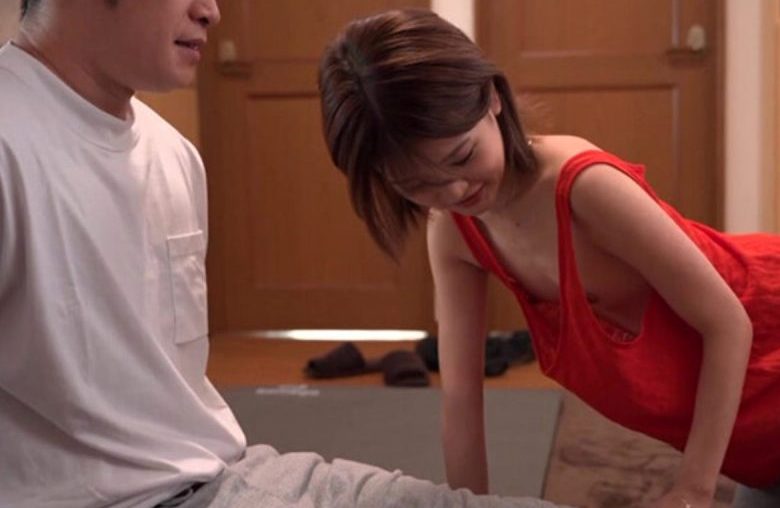 ヨガのレッスンのはずが何度も見え隠れする乳房と乳首に勃起止まらずインストラクターが体使い慰めてくれる！