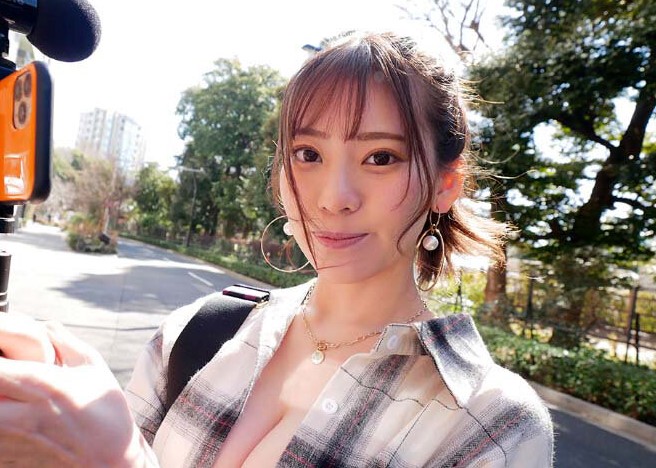 スタイル抜群の綺麗なお姉さんがシロウトM男の自宅に突撃訪問してメスのカラダで誘惑しまくりでザーメンを搾り取っちゃうｗｗｗ