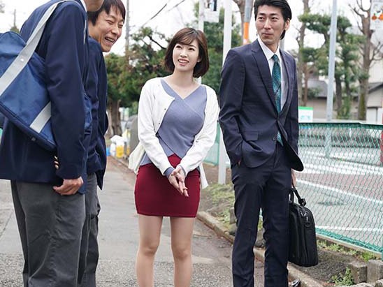 正義感が強くあこがれだった巨乳人妻に万引きしたことがバレて不良の幼馴染と共に無理やり犯しちゃうｗｗｗ