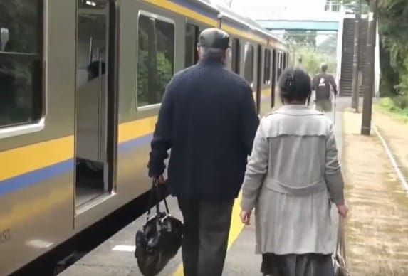 寿司を喰らい！妻を喰らい！娘を喰らう！『お勤めご苦労様でした…』久々のシャバで解放された欲求に応える狂った家族！