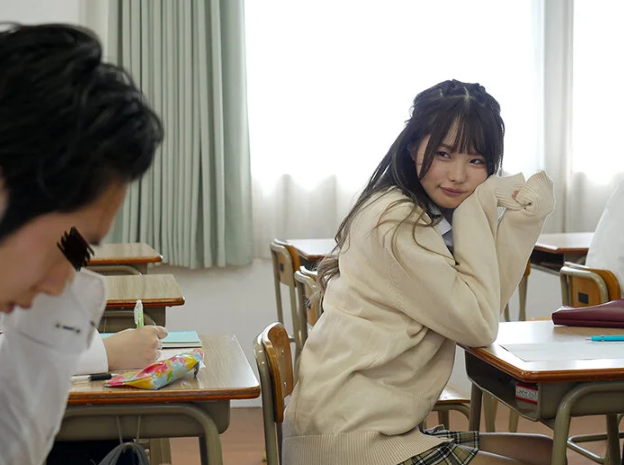 JK様のだるだるになったセーターがエロい！『静かにしないとバレちゃうよ♡？』同級生に痴女られ抵抗出来ずに責められる！
