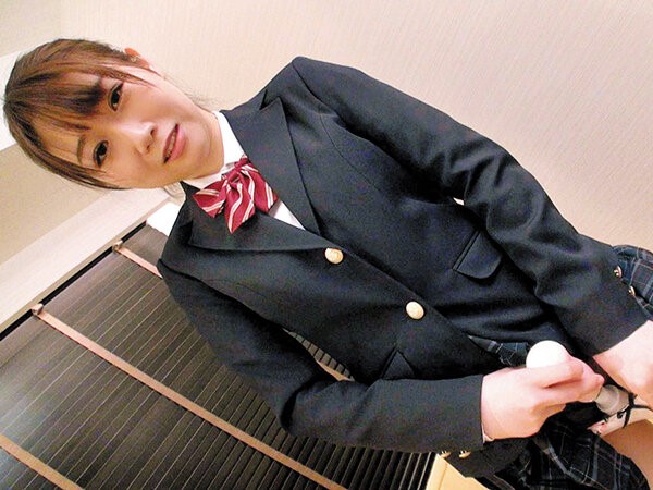 ウブな制服女子校生をナンパして野外でローターを仕込んで散歩してもらい発情したカラダで絶頂しちゃうｗｗｗ