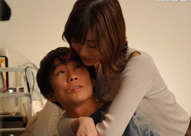 【黒川すみれｘ施術中の悪戯】夜の営みがなかった美容室の人妻が気に入った客に我慢しきれず悪戯しはじめ肉棒咥える！