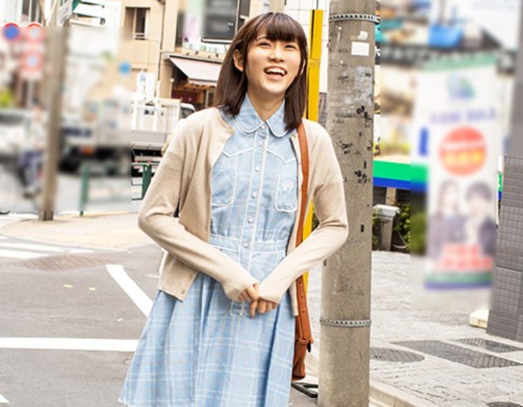 【激ピス×スレンダー美女】清楚系美女の歪んだ顔がヤバいｗ貧乳乳首フル勃起させて高速正常位ピストンで何度もイカされ！
