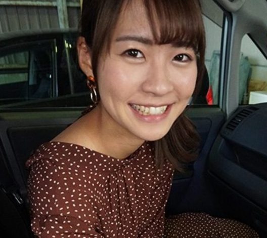 エッチが好きすぎる弊害なのかオジサンたちのリクエストになんでも応えて撮影までされてしまう援交お姉さん！