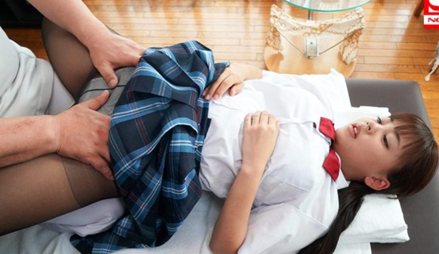 抵抗できないことをいいことに悪徳整体師に大きな乳房やアソコ弄られ徐々に快感に変わり肉棒を受け入れてしまう！