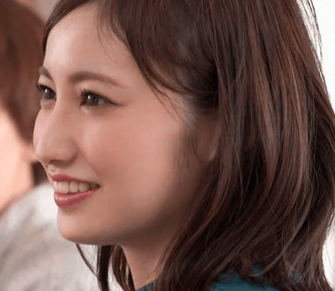 叔父の妻の艶めかしい下着姿に興奮し密着しながらの誘惑に負けてとろけるキスを交わし美しい肉体を内緒で貪る！