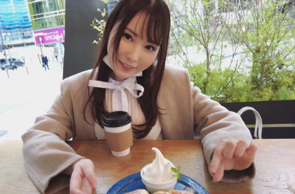 ゆるフワ彼女はベッドの中では痴女モード！『ほらおいで♡』ピンクでツルツルの美少女マ●コで彼氏を誘い込む最高の女！