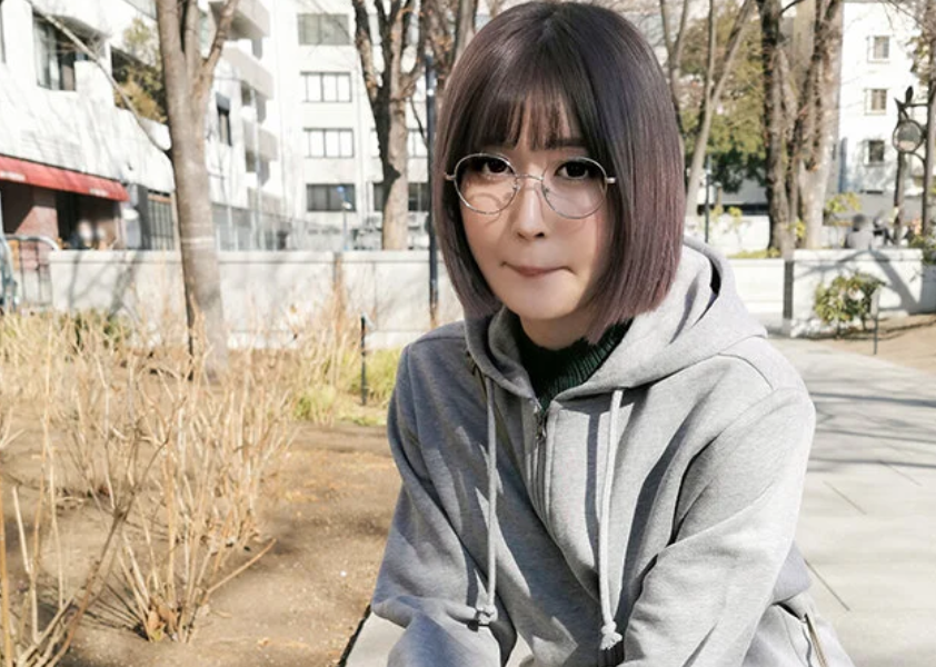 アニオタ腐女子だってスケベな事がしたい！『あぁ漏れちゃいますぅ！』ナンパ相手に抵抗出来ずに電マで責められ大量潮吹き！