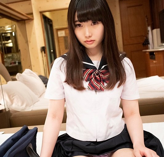 優等生っぽい感じのJKがオヤジと援交！行為が始まると激しいエロ奉仕技や肉棒の刺激に喘ぎまくる変態チックな娘！