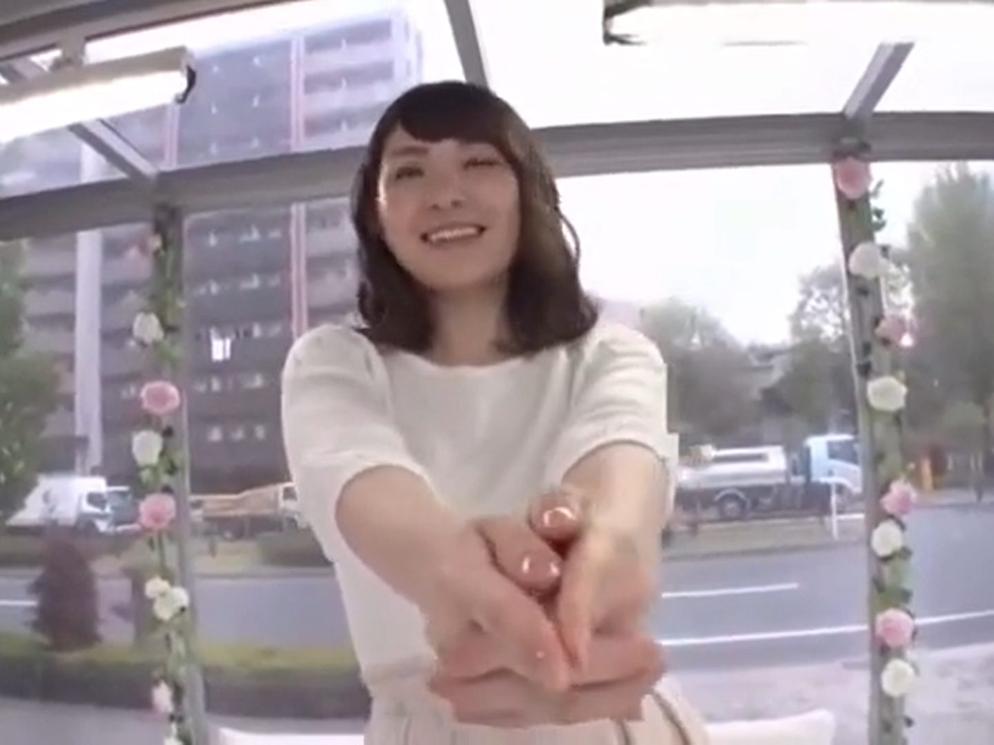 【ムチムチ美少女×手マン責め】他人棒にハメられオッパイ弾ませ感じちゃう！騎乗位では自分からお尻をピストンさせるｗ