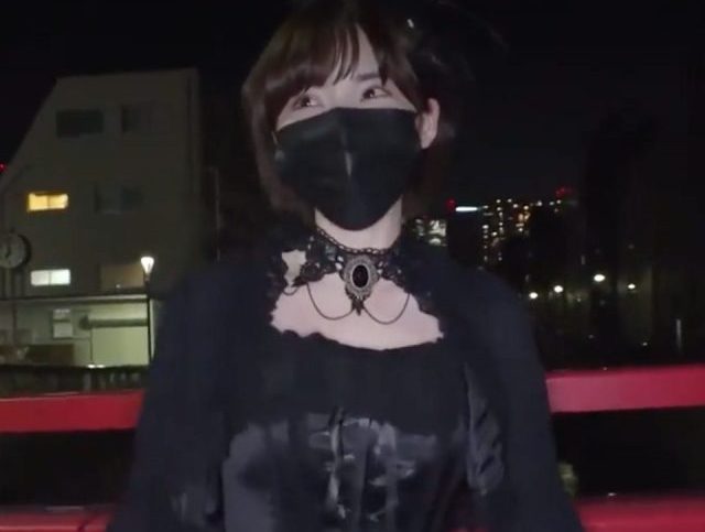 【コスプレ×淫乱痴女】ゴスロリ衣装で男性肉棒をガチ犯し！高速手コキフェラで精子と男潮を大量にぶちまける！