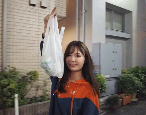 お姉さんのエロテク必見！ガン見しながらおチンポベロ舐めしてくる淫乱美女の濃厚フェラがヤバすぎて感じまくりｗ