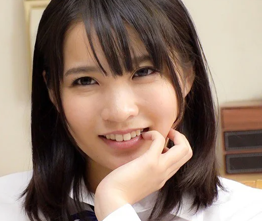 【近親相姦×JK】淫乱美少女がお義父さんの肉棒をしゃぶりまくり！「いっぱい精子頂戴♪」バキュームフェラで精子搾取！