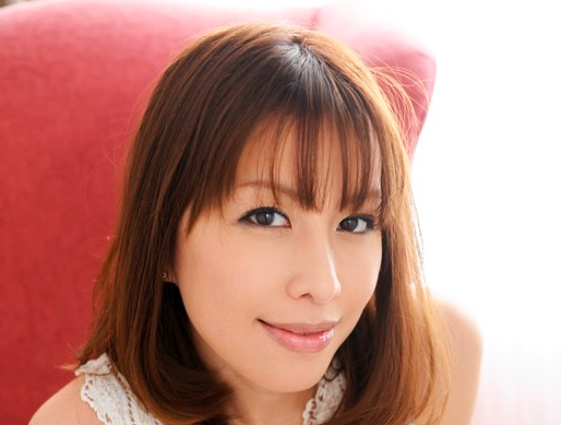【美人お姉さん×乳首責め】男を見つめながらの濃厚フェラがたまらない！騎乗位で突き上げられ揺れるオッパイに吸い付きたいｗ