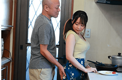 夜の営みを観察していたエロ義父が旦那がいない間にデカ乳妻の感じやすい部分を責めまくりイカセまくる！