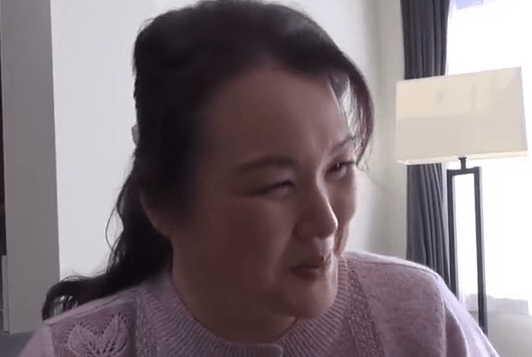 見知らぬ男に声を掛けられナンパとは無縁だった熟女が夫以外の愛撫とチ〇ポの刺激に快楽を感じながら喘ぐ！