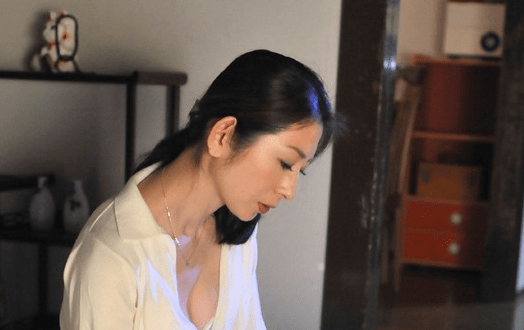 引きこもりの息子が持っていたAVが引き金になり母子の愛情が歪みはじめて愛欲に変化し一線を越えてしまう！