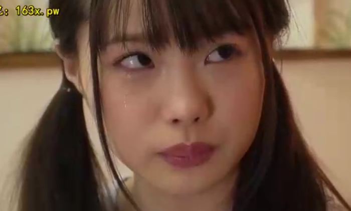 【ロリ美少女×中出し】小さなお口でサオを咥えてアゴが外れそう！騎乗位でガンガン突き上げられ泣きそうな顔でイカされちゃうｗ