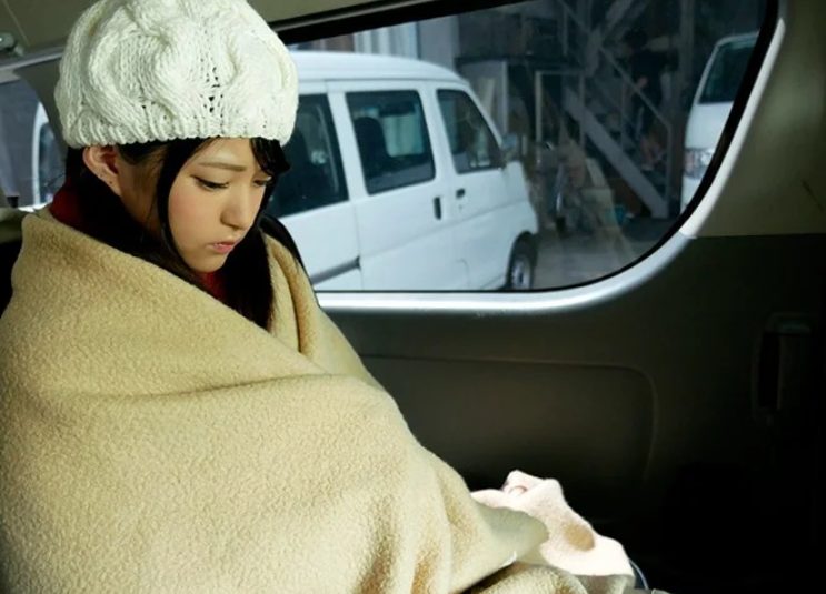 吊り橋効果で二人の距離は急接近！『あぁ…おじさん…♡』姪にチ●ポを挿入したい変態叔父の策略にハメられた美少女！