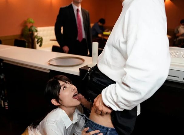 愚痴をこぼす人妻の相手をしているうちに肉体関係へ！若いチ〇ポにハマり後ろめたさ感じつつ内緒の交尾重ねる！