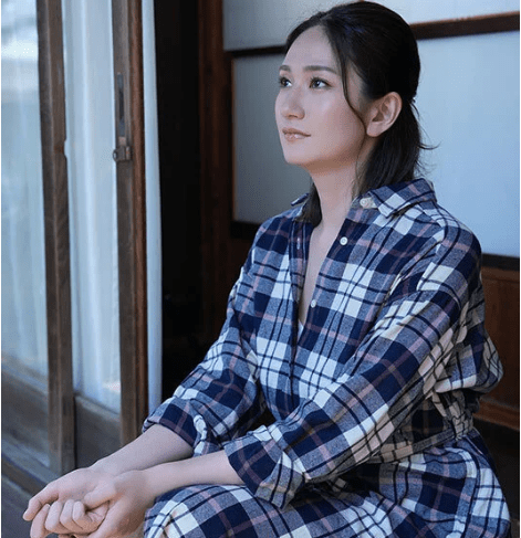 浮気が発覚しどん底だった気分を癒してくれる義父に身も心も許して激しい交尾に愉悦感じるデカ乳妻！