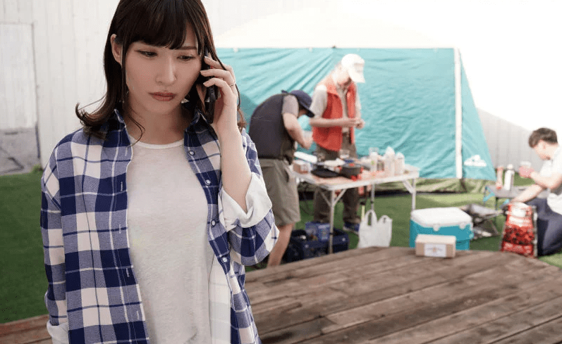 町内会のオヤジたちに嵌められた人妻がテント内で襲われ豊満な肉体を弄り回され次々と肉棒をぶち込まれる！