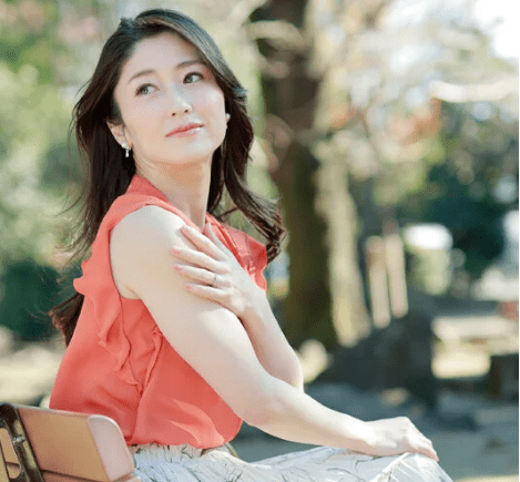 溜まった欲望を吐き出すためデビュー！エロい腰振りで肉棒くわえこみ快楽に浸ったりエロテク奉仕でぶっかけられる！