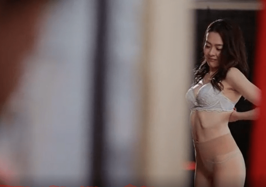 様子がおかしい娘婿が嫁に迫るも拒否され風呂場で義母の美しい肢体を見て我慢できずそのまま肉体を貪る！