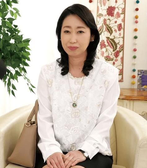 平凡な生活に刺激を求め今まで知らなかった自分を見つけるため不貞行為ということも忘れ肉体を曝け出す！