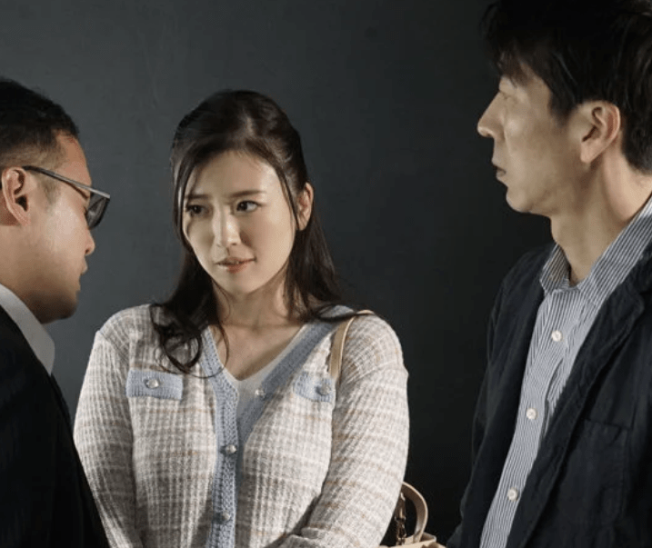 ヌードモデルになった人妻に旦那の不安が的中！『これ以上は…おかしくなっちゃう…♡』他人チ●ポにガン突きされメス堕ち！