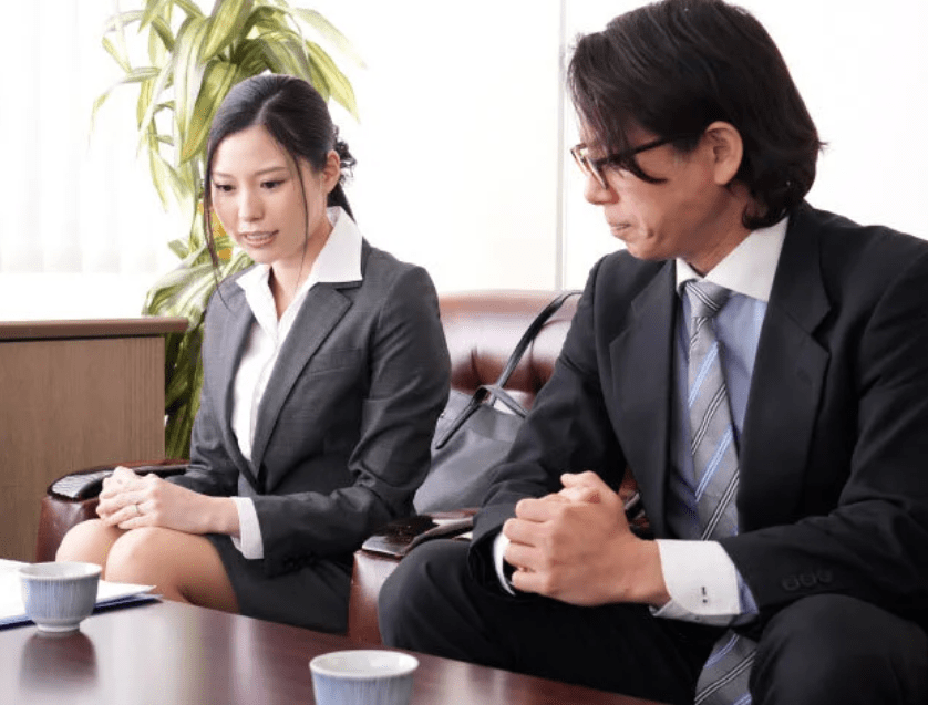 取引先の社長はスケベなセクハラおやじ！『イヤなはずなのに…♡』軽蔑した顔が快楽色に染まり崩れていく気丈なOL！