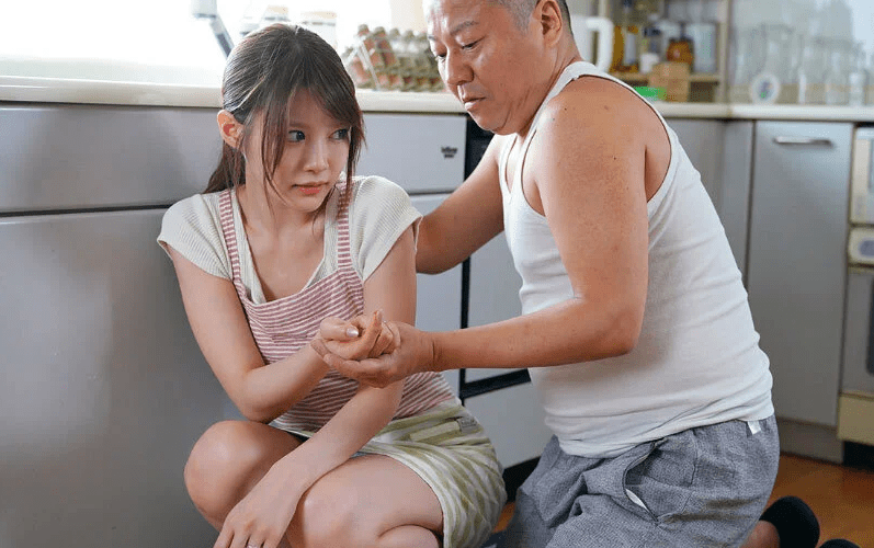 旦那がいない間に酔って寝てしまった妻を無理やり凌辱！執拗な舌技と肉棒にイカサレ続け快楽堕ちしてしまう！