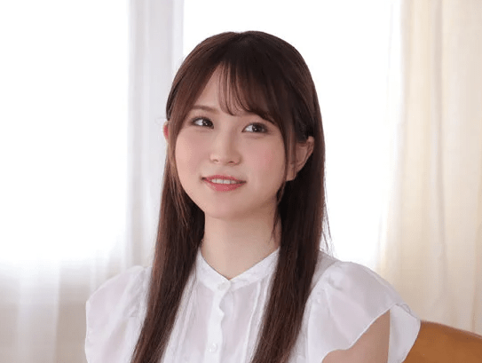 撮影にドキドキの状態で入り下着脱ぎ捨て全てをさらけ出すスレンダー娘がキスを交わし緊張ほぐされ体を委ねていく！