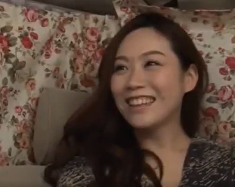 ハイクラスな奥様を言葉巧みに下着姿にさせて艶やかな肉体弄り欲情させて他人棒の刺激に喘ぎイキまくる！