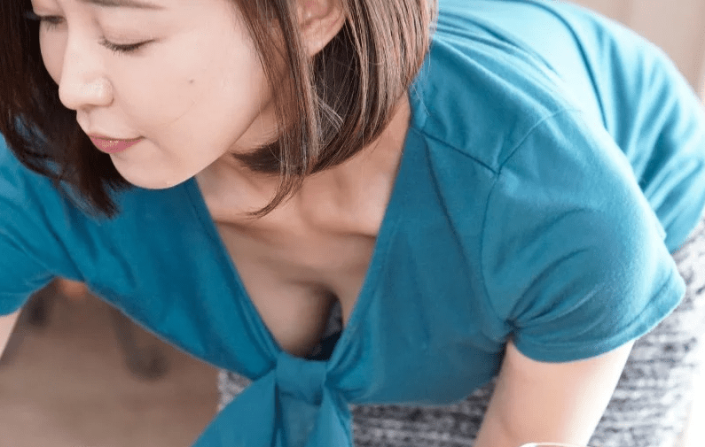 昔から好きだった友人の母が欲求不満と知り淡い恋心が劣情へと変貌して無理やり押し倒し肉体弄ぶ！