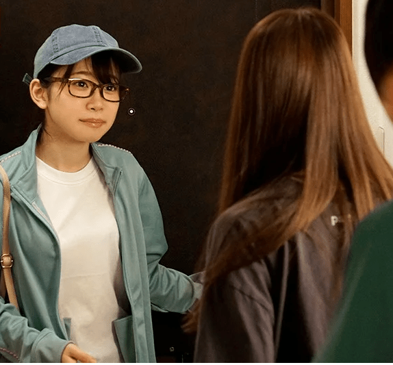 夜のオカズにしていた女優が彼女の親友！誘惑に負け映像でしか見たことないナマの肉体を無我夢中で貪る！