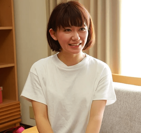 マッサージで気持ちよくなる前にエロい肉体目の前にして客は興奮！お触りだけでなく膣内サービスまでさせてくれる人妻！