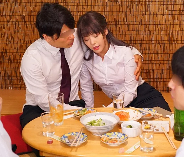 泥酔した部下に性欲むき出しで襲い掛かる上司に抵抗するも絶倫チ〇ポに陶酔し完全に虜になるOL！