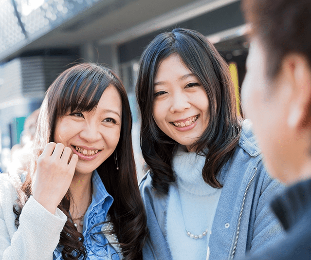 ノリのいい美人母娘をナンパしホテル直行！『お母さんの前なのにぃ♡』母も娘も淫乱マ●コでチ●ポに群がり快楽おねだり！