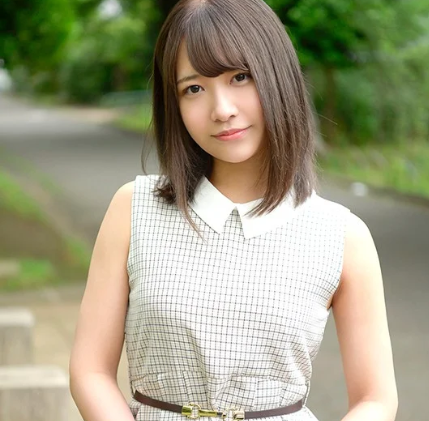 アイドルでは有名になれなかった美少女が決意のAVデビュー！胸もアソコも見せつけエロ顔晒し喘ぎまくる！