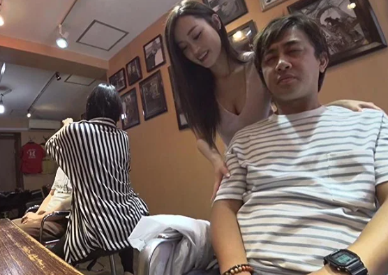 ヤラせてくれると噂の美容師が仕事終わりに乱交交尾！『あぁん♡中に出してぇ♡』労働後のストレス発散はチ●ポが一番！