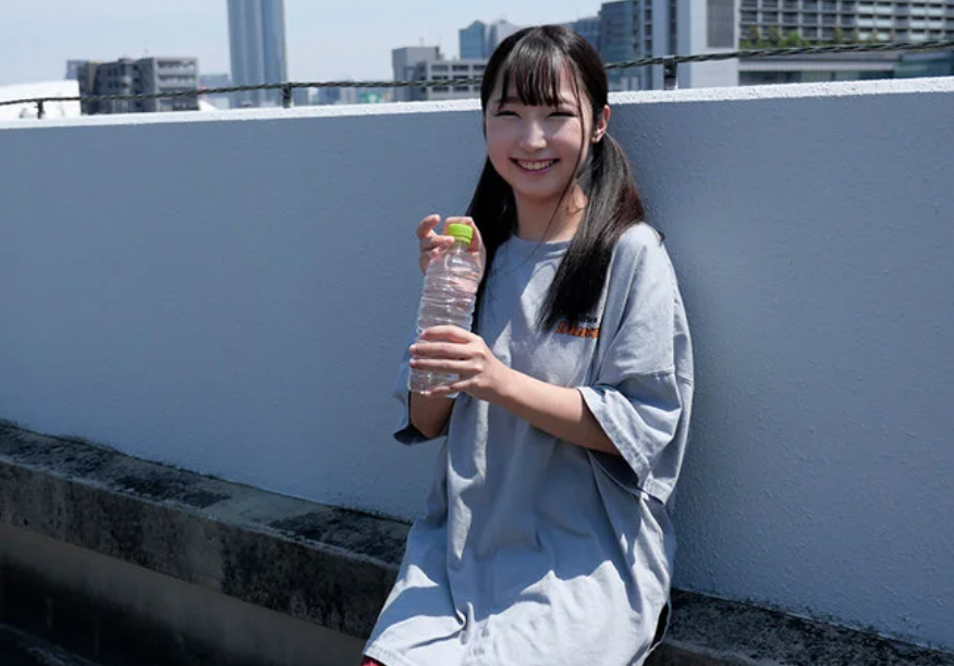 守ってあげたい笑顔の美少女！服を脱いだらGカップのエロ乳！『んっ♡んぐぅ♡』窮屈そうなおマ●コで男をおもてなし！