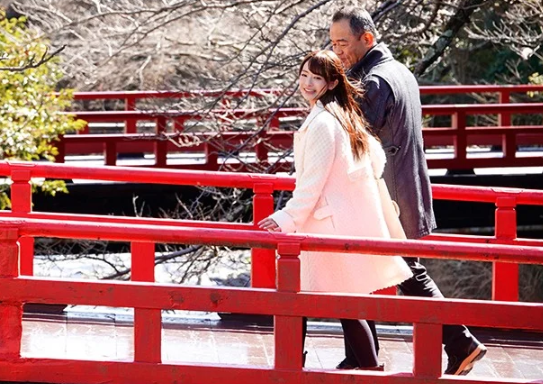 『先生の好きにして良いよ…♡』お互い好きだからこそ変態プレイも受け入れられる！拘束されメス犬のように餌付けされ屈服！