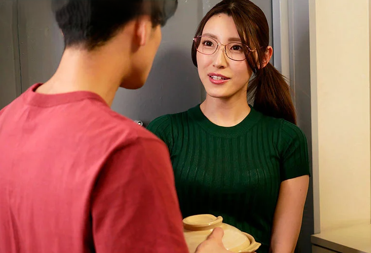 体を鍛えたいと指導を乞う隣人妻のトレーニング姿に欲情し襲い掛かるも本性現しエロテク駆使して調教されていく！